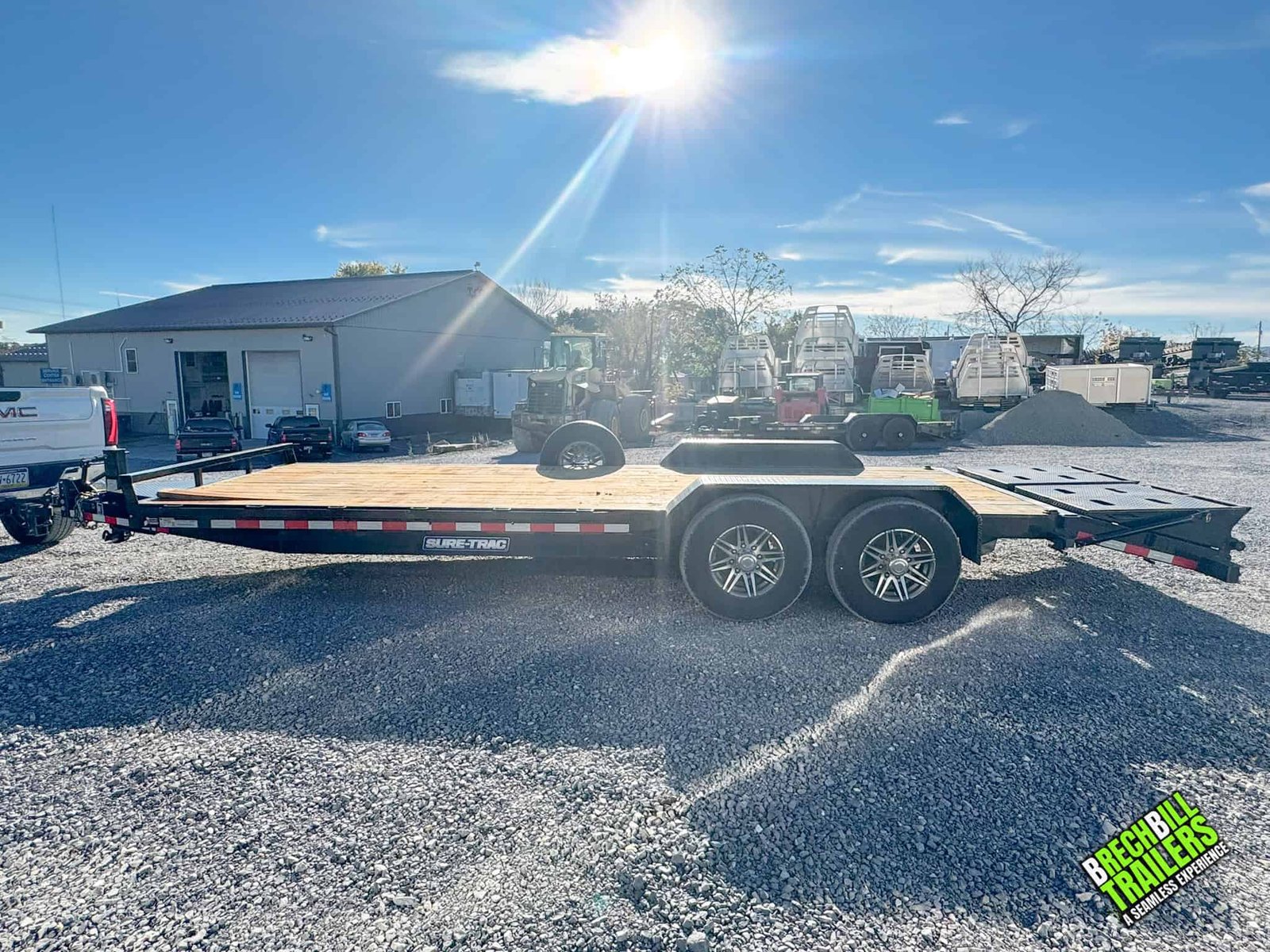 USED – Sure-Trac Low Profile 14K HD Equipment Trailer 7×22 (19′ + 3′ Dovetail & Universal Ramps) (ST82193URET-B-140)