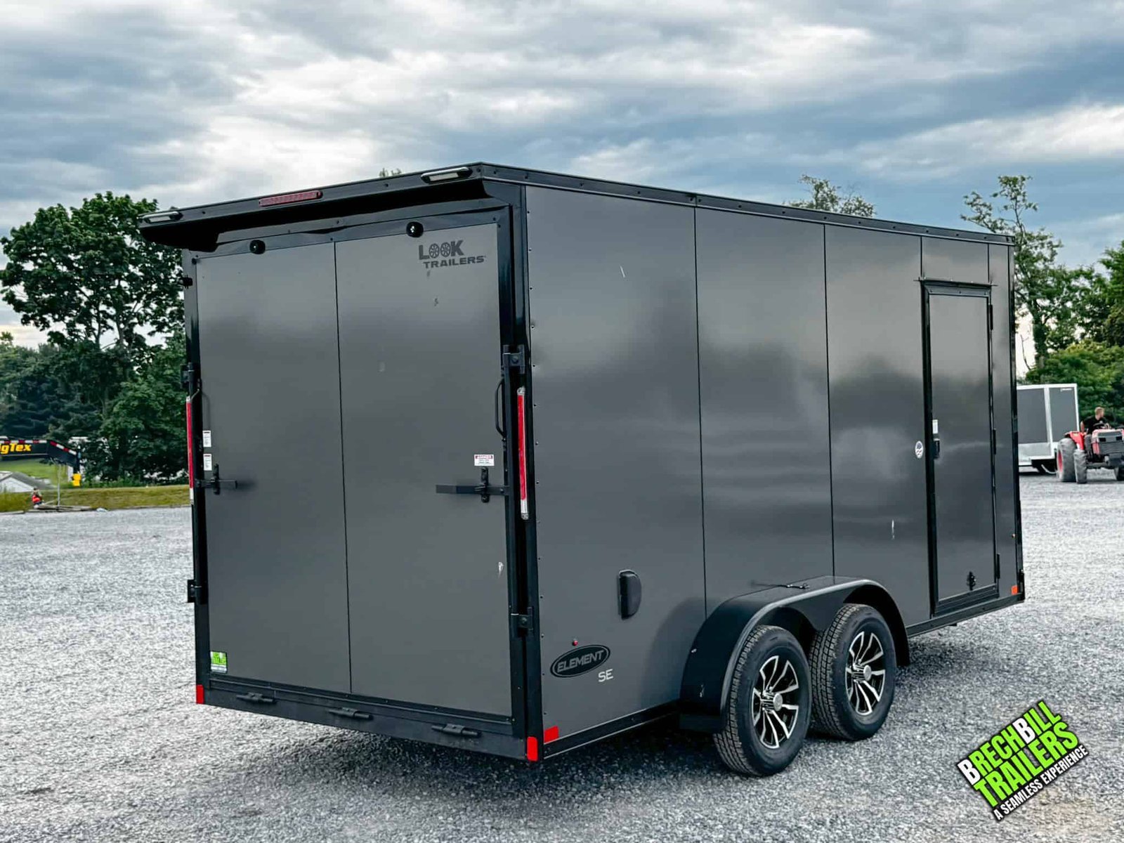 Look Element SE Flat Top Sloped V-Nose Enclosed Trailer 7×16 (K-SE8416-070) Black Trim