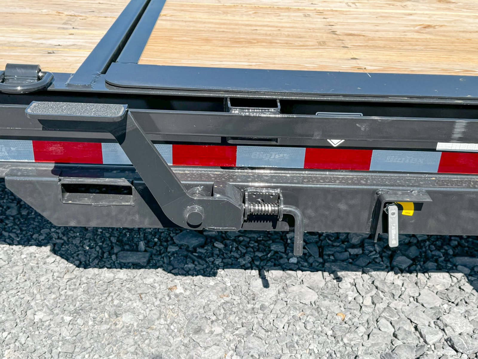 Big Tex 17k Super-Duty I-Beam Tilt Trailer(16TI-22A-BK) - Image 15