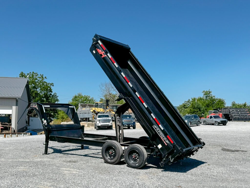 Low profile dump trailer for construction work