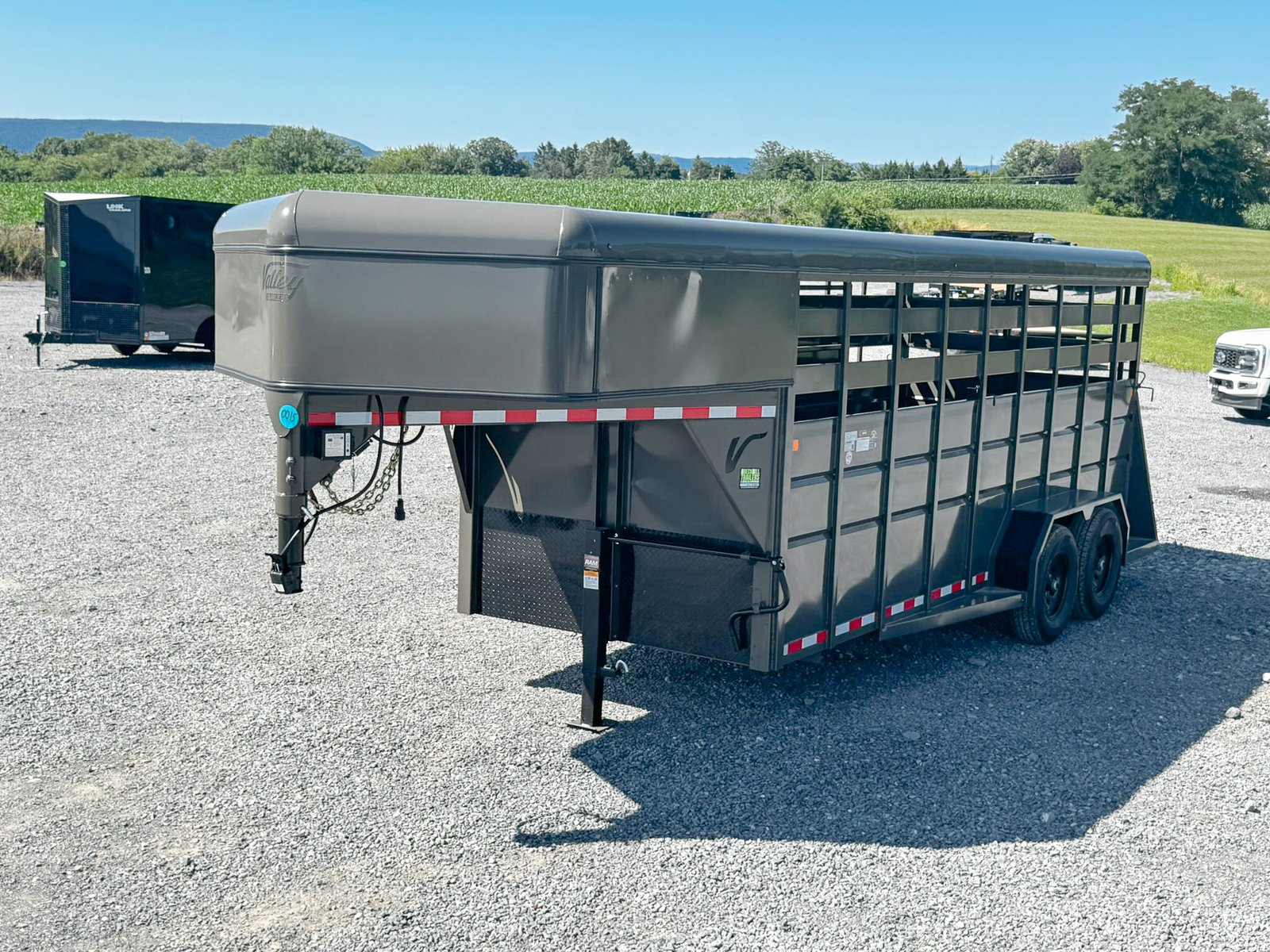 *Factory Blemished* Valley 12K Gooseneck Stock Trailer 7×18 (76818) - Image 2