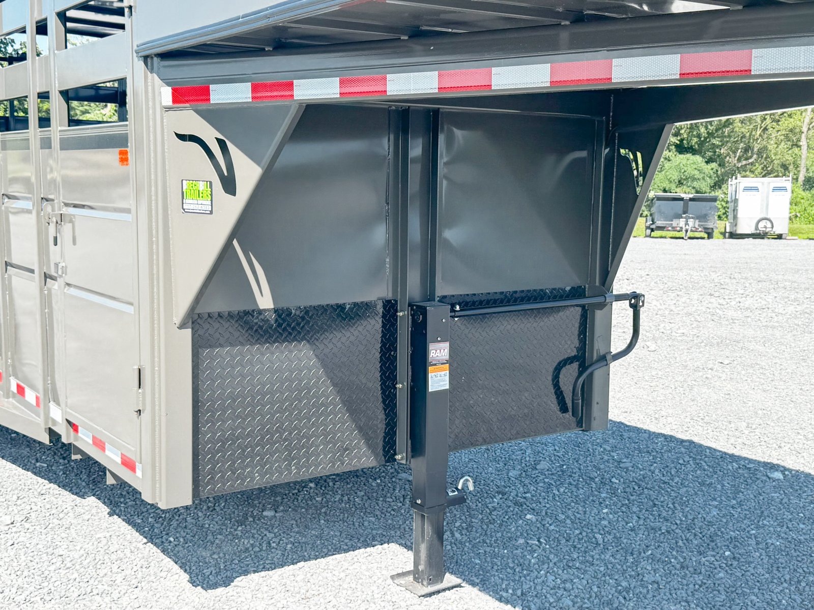 *Factory Blemished* Valley 12K Gooseneck Stock Trailer 7×18 (76818) - Image 23