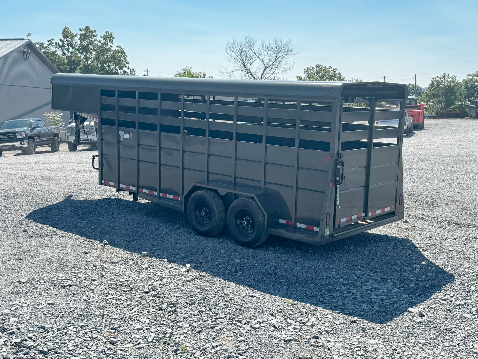 *Factory Blemished* Valley 12K Gooseneck Stock Trailer 7×18 (76818) - Image 6