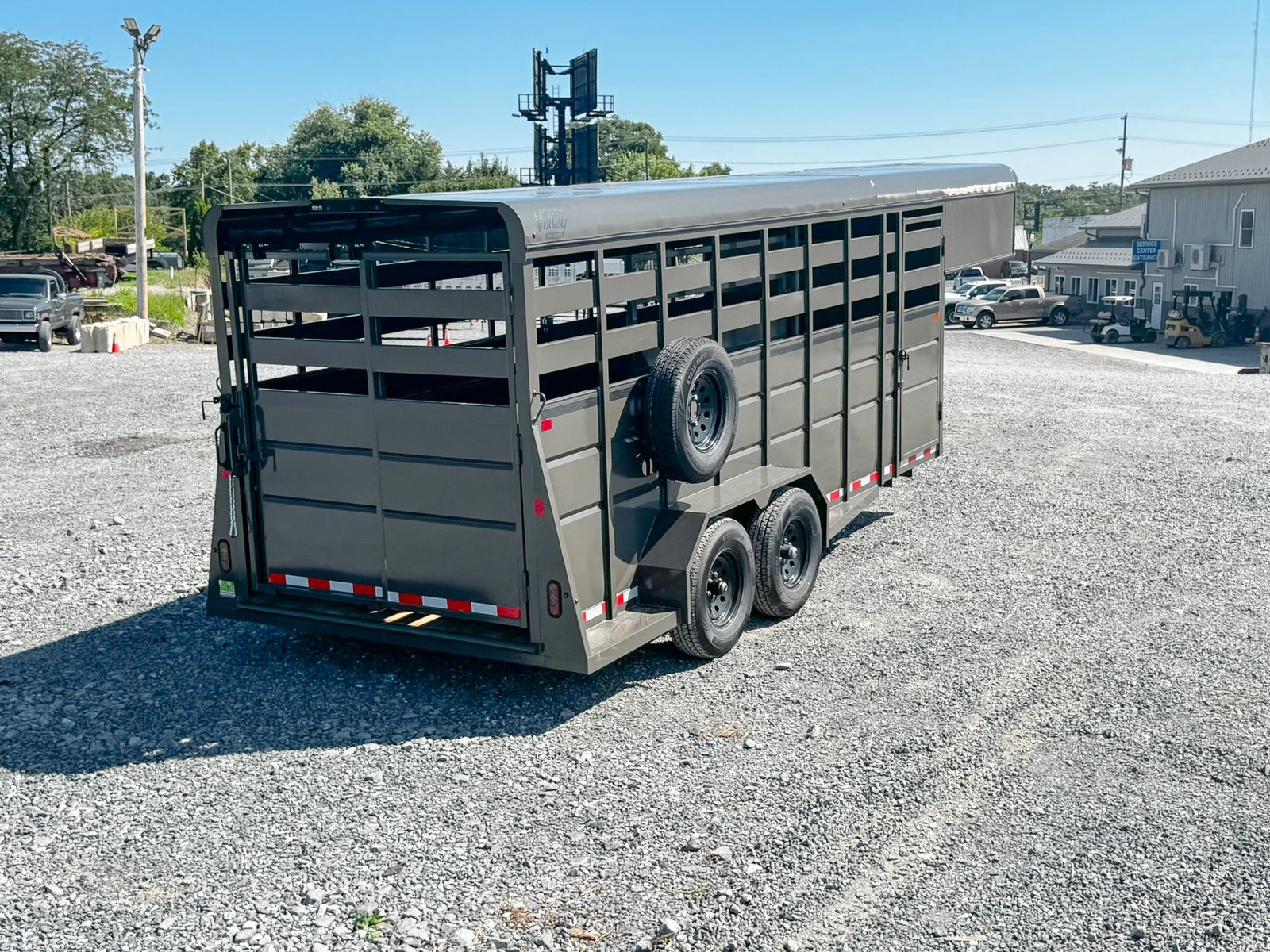 *Factory Blemished* Valley 12K Gooseneck Stock Trailer 7×18 (76818) - Image 5