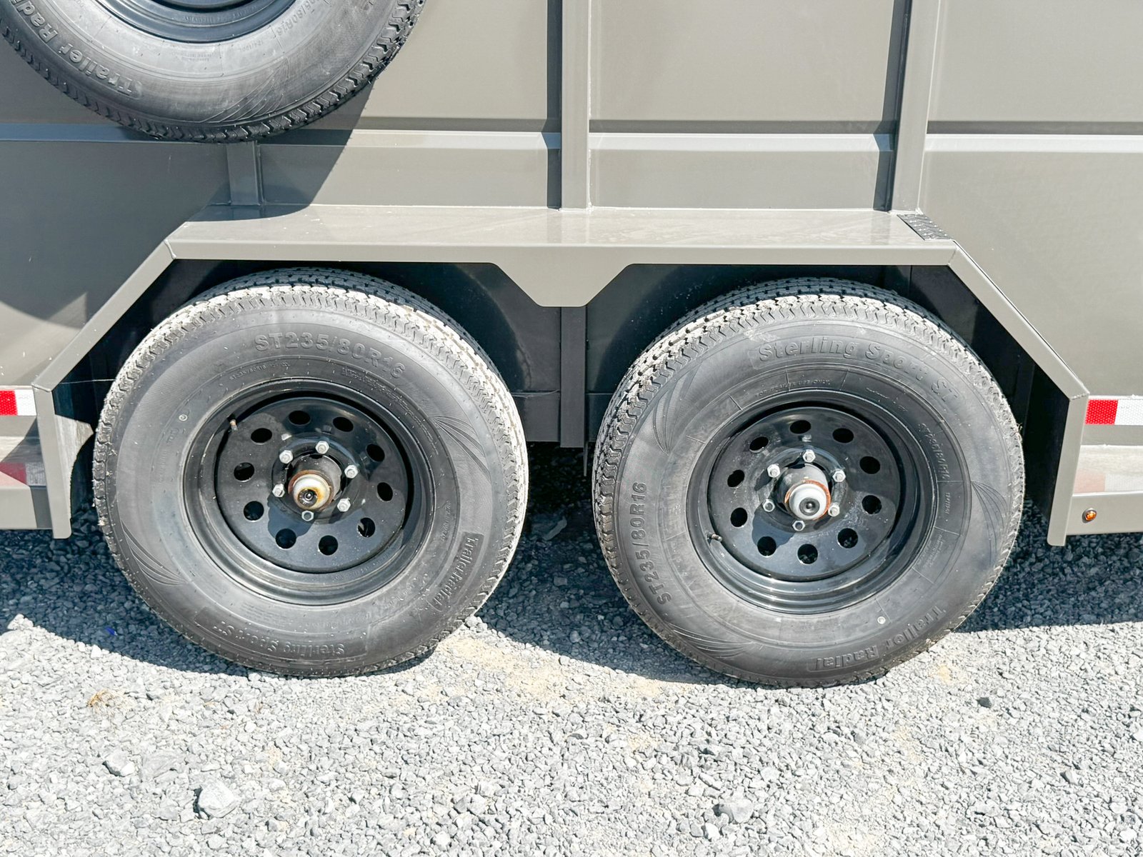 *Factory Blemished* Valley 12K Gooseneck Stock Trailer 7×18 (76818) - Image 27